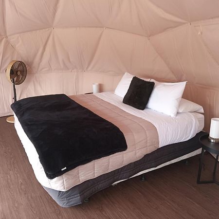 Oakridge Glamping Hotel Роторуа Екстериор снимка