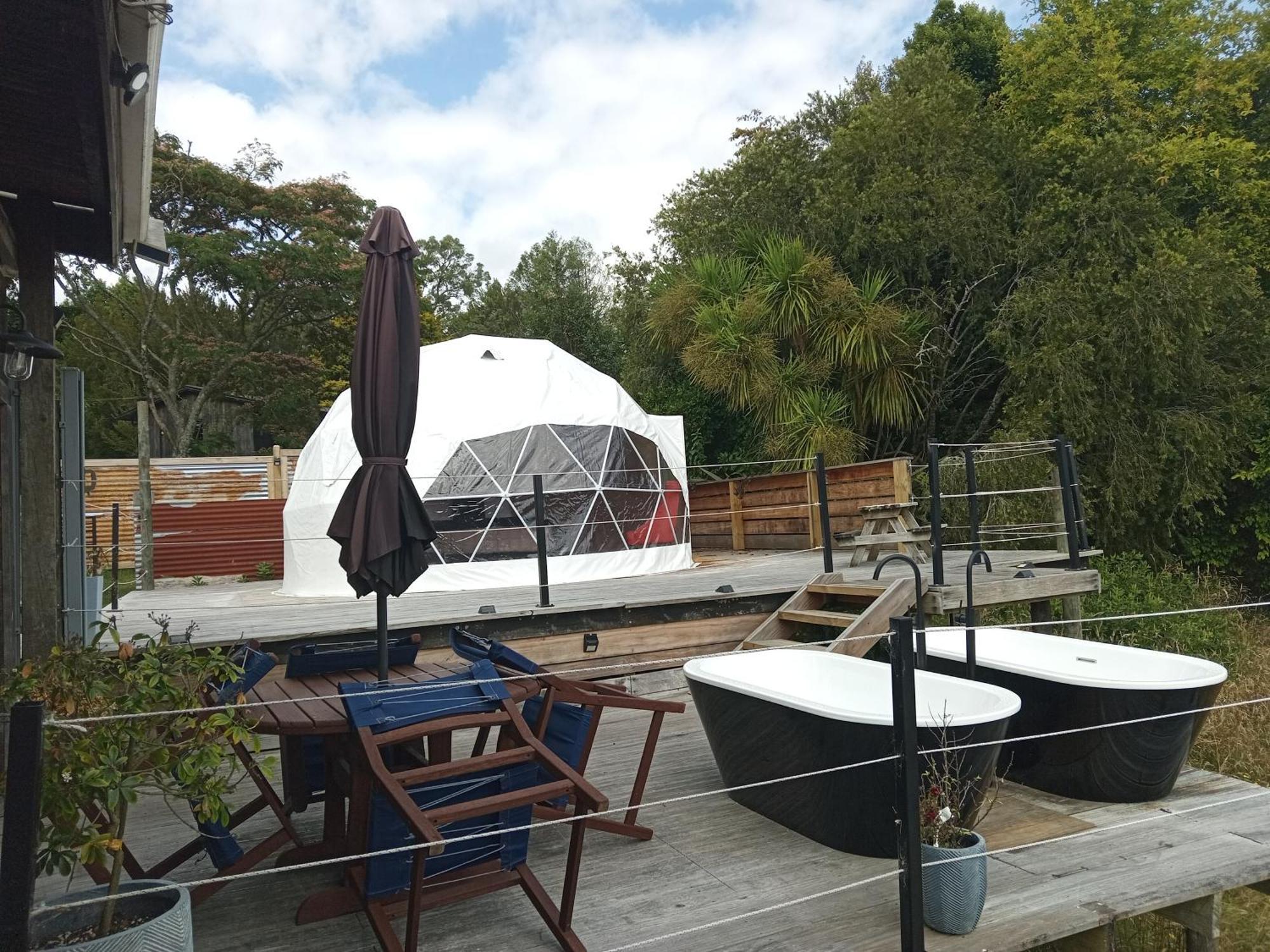 Oakridge Glamping Hotel Роторуа Екстериор снимка